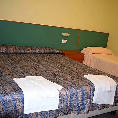 River Hotel 3*