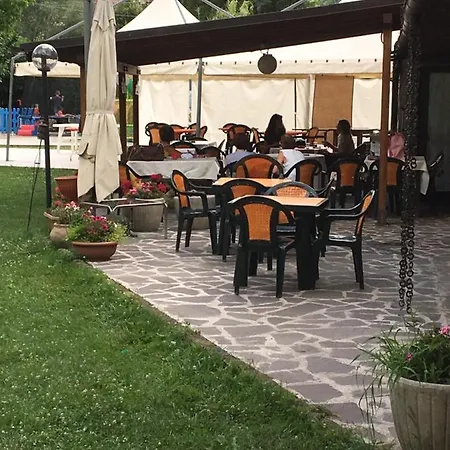 River Hotel